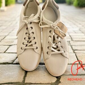 Born men’s Ashram II lace up casual shoes- sold out in this size/ color. NWT